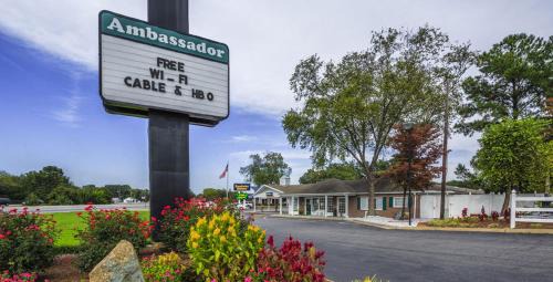 Fayetteville Hotel | Ambassador Inn