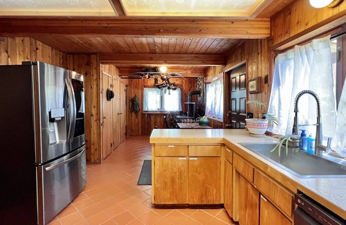 Randle Cabin | Ambassador Lodge - 2 Full Cabins . Indoor Pool . Sauna . AC . EV . 10+ Acres