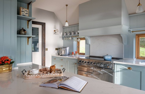 Thurlestone House | Amber Tide - a house that sleeps 8 guests in 4 bedrooms