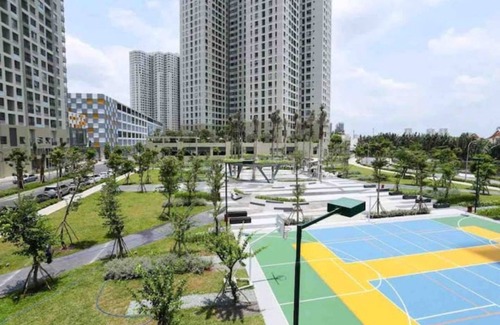 District 9 Condo | AmbiHOME - Masteri Thao Dien T5 view pool and city