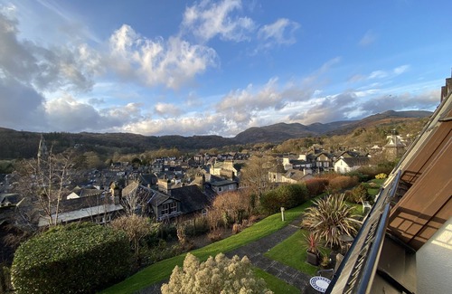 Ambleside Apartment | Ambleview - fell views with balcony and private parking in central Ambleside.