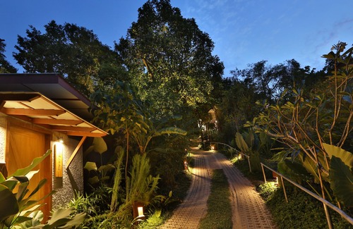 Pantai Tengah Apartment | Ambong Pool Villas