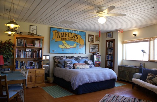 Paso Robles Apartment | Amelia Loft Airplane hanger