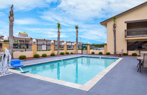 West Columbia Hotel | Americas Best Value Inn West Columbia