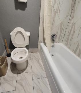 San Antonio Hotel | Americas Best Value Inn Frost Bank Center