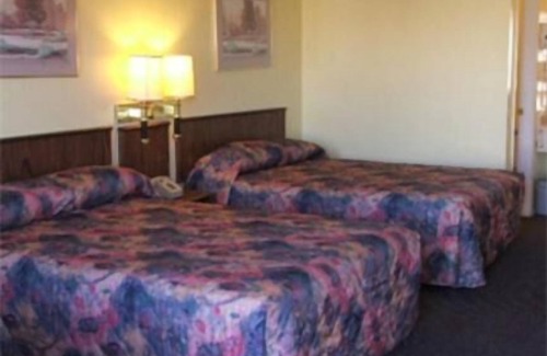 Comanche Hotel | Americas Best Value Inn Comanche