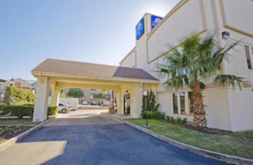 North Loop Hotel | Americas Best Value Inn Austin