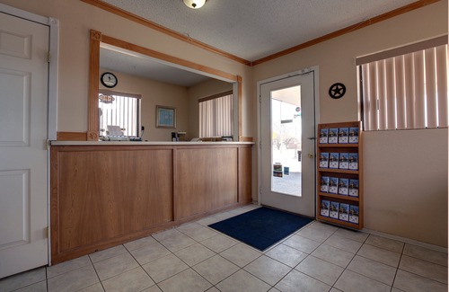Comanche Hotel | Americas Best Value Inn Comanche