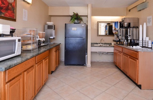 Moon Township Hotel | Americas Best Value Inn Pittsburgh Airport