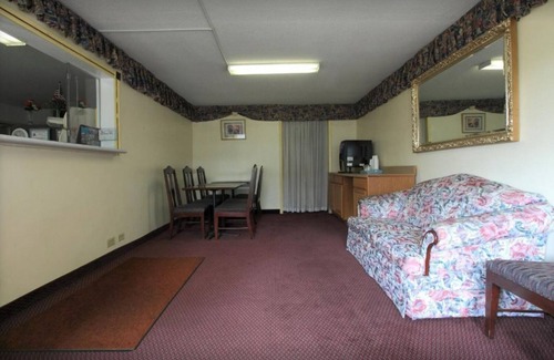 Wilson Apartment | Americas Best Value Inn Wilson - UNIT 4 (ONE BED) GROUND FLOOR