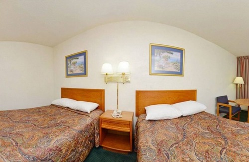 Wilson Apartment | Americas Best Value Inn Wilson UNIT 21 2 BED FIRST FLOOR