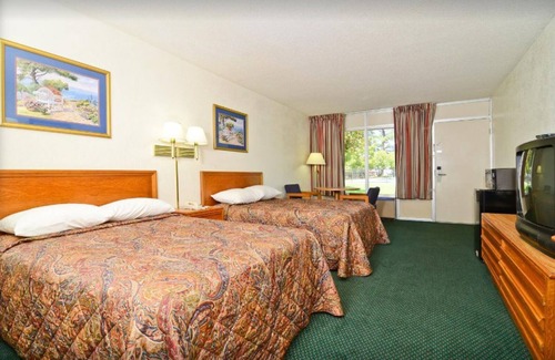 Wilson Apartment | Americas Best Value Inn Wilson UNIT 21 2 BED FIRST FLOOR