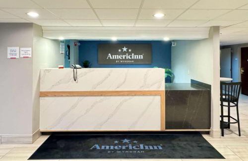Beloit Hotel | AmericInn by Wyndham Beloit