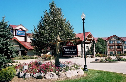 Oswego Hotel | AmericInn by Wyndham Oswego