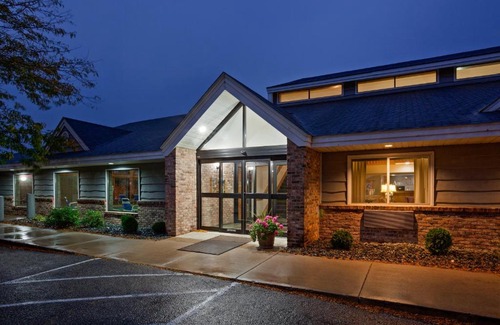 Red Wing Hotel | AmericInn by Wyndham Red Wing