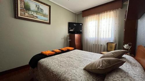 Iralabarri House | Amezola 1- Habitación con baño incorporado en casa compartida