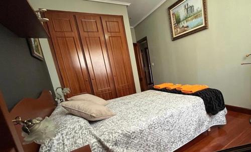 Iralabarri House | Amezola 1- Habitación con baño incorporado en casa compartida