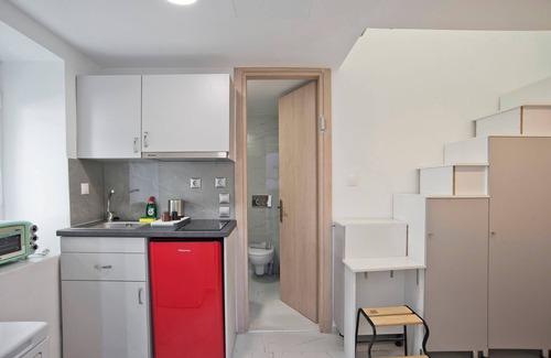 Peiraiki Apartment | Amfitriti Stylish Piraeus Apt, Walk to Sea & Port