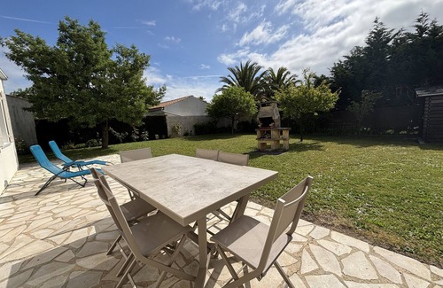 Saint-Pierre-d'Oleron House | Amicizia by Edgar et Alfred