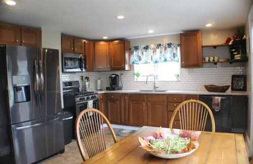 Sugarcreek House | Amish Country Get-away in the heart of Sugarcreek!