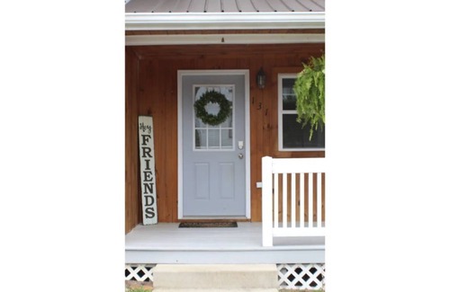Sugarcreek House | Amish Country Get-away in the heart of Sugarcreek!