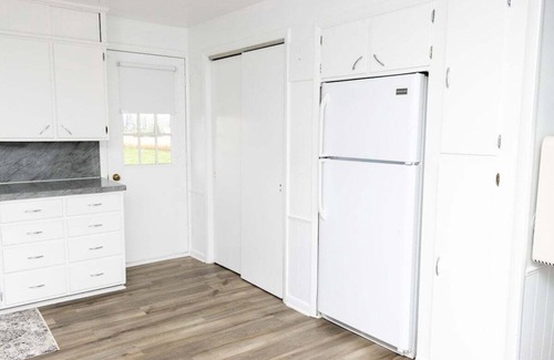 New Holland Apartment | Amish School House & Farm House Apt in Lancaster