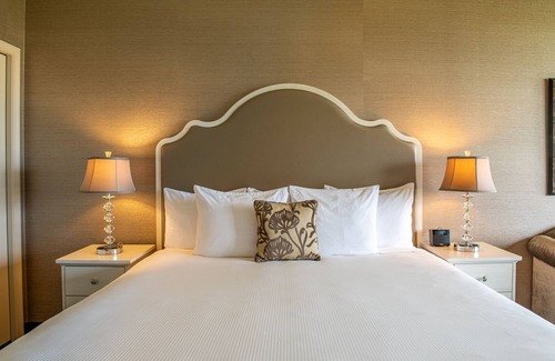 Ronks Hotel | AmishView Inn and Suites