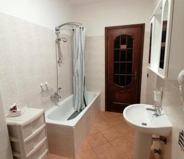 Narzole Bed & Breakfast | Amo' le Langhe