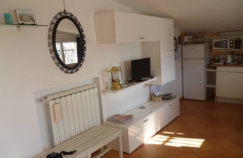 Sanremo House | Among olive trees and lavender two-room independent apartment- 6 minutes by car from Teatro Ariston