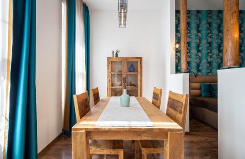 Belvaros - Lipotvaros Apartment | Amora Homes Basilica View elegant Suite NEED RESERVATION FOR FREE PARKING