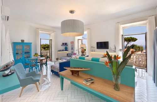 Pogerola Apartment | AMORE RENTALS - Appartamento La Terrazza sul Porto with Sea View, Beach Front