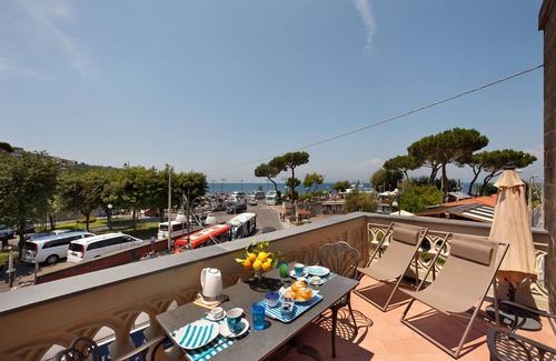 Pogerola Apartment | AMORE RENTALS - Appartamento La Terrazza sul Porto with Sea View, Beach Front