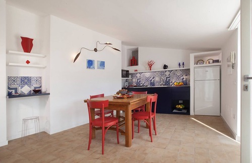 Sant'Agnello Apartment | AMORE RENTALS - Casa Iommart with Private Terrace, Air Conditioning and Internet Wi-Fi