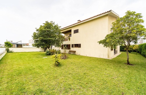 Darque House | Amorosa Villa, 500m from the beach by House and People