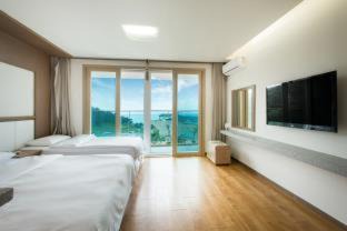 Downtown Resort | Amoureux Resort