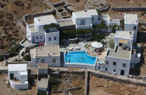 Chora Folegandros Hotel | Ampelos