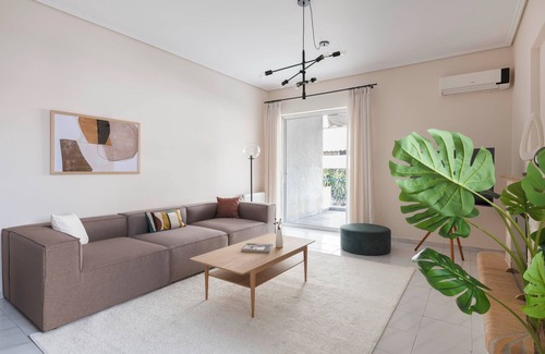 Amarousion Apartment | Ample 3BR Family Property in Marousi