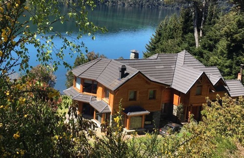 San Carlos de Bariloche Ski Chalet | AMPLIO CHALET DE MONTAÑA SOBRE EL LAGO NAHUEL HUAPI CON PILETA CLIMATIZADA