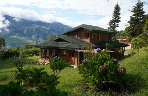 Pacifica Ski Chalet | Amplio Chalet El Altico
