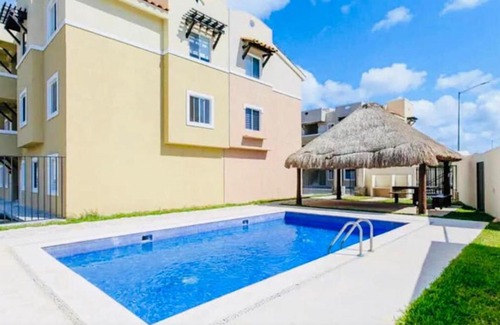 Puerto Juarez Apartment | Amplio Departamento a 10 Min de la Playa con Alberca e Internet