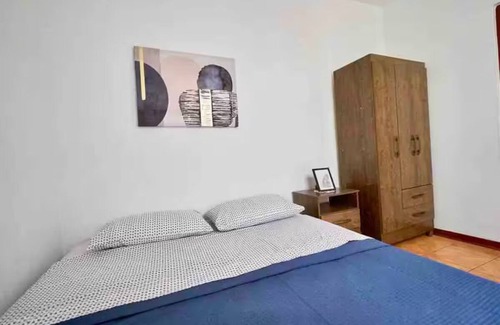Monserrate Apartment | Amplio y en Céntrica Urbanización, segundo piso