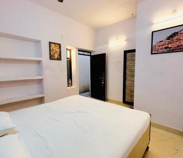 Varanasi House | Amrit Ganga paying guest house