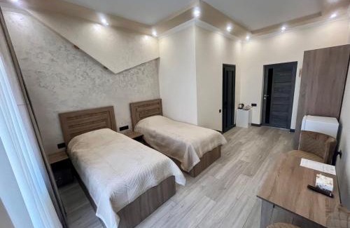 Noyemberyan Hotel | Amroc Hotel - Հյուրանոց Ամրոց