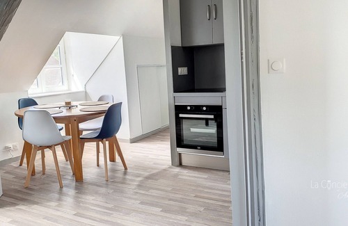 Ault Apartment | AMX1 - Le beffroy - vues dominantes sur la mer et le bourg