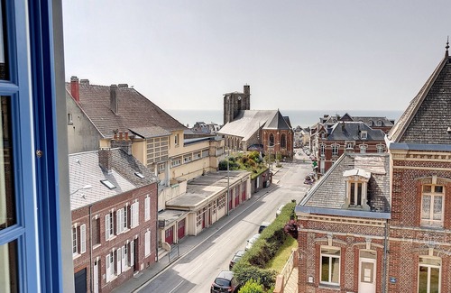 Ault Apartment | AMX1 - Le beffroy - vues dominantes sur la mer et le bourg