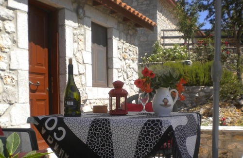 Fokiano House | Amygdalia, a Stone House, a quiet landscape. Leonidion 45m2