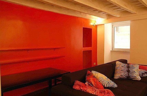 Rione III Colonna Apartment | An Affordable 2 Bedrooms Flat At 100 Meters From Spanish Steps