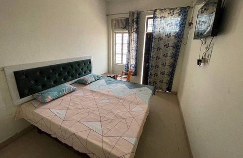 Bharatpur Hotel | An affordable place to stay in the city quiet & safe place with many attractions