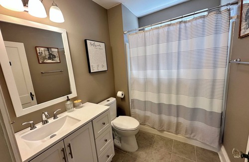 South Charleston Apartment | An All-Access Bookstore Vacation in Charleston, West Virginia