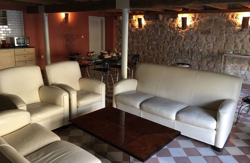 Muo Villa | An ancient stone house 4 meters from the sea and a walk to Kotor.